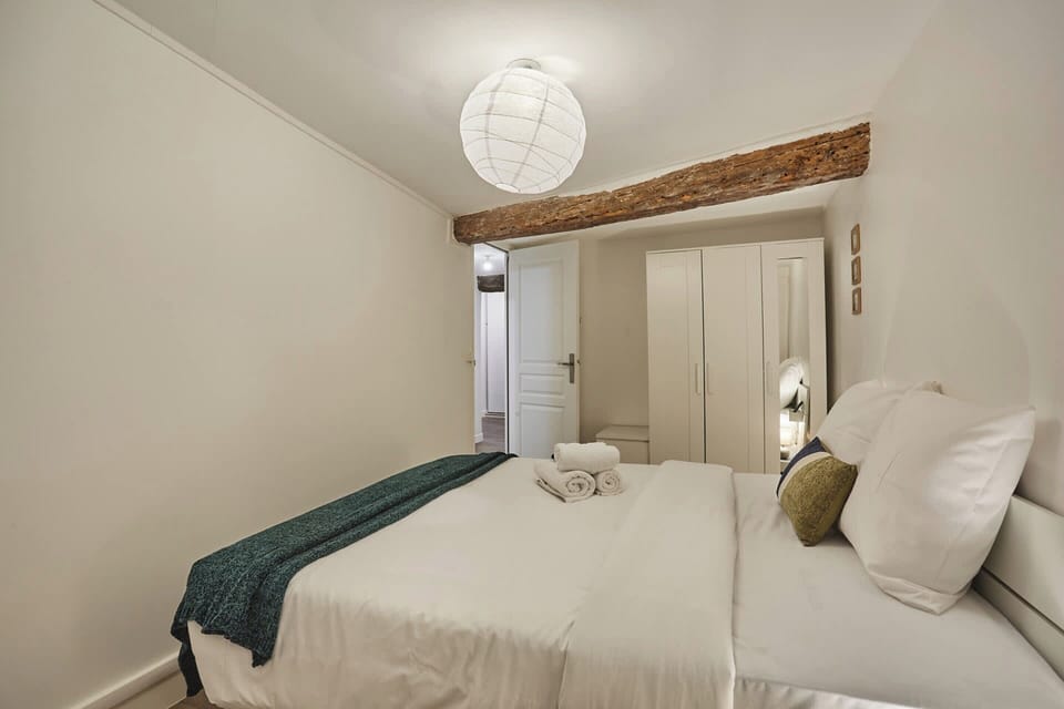 Apartment | 2 bedrooms, iron/ironing board, bed sheets