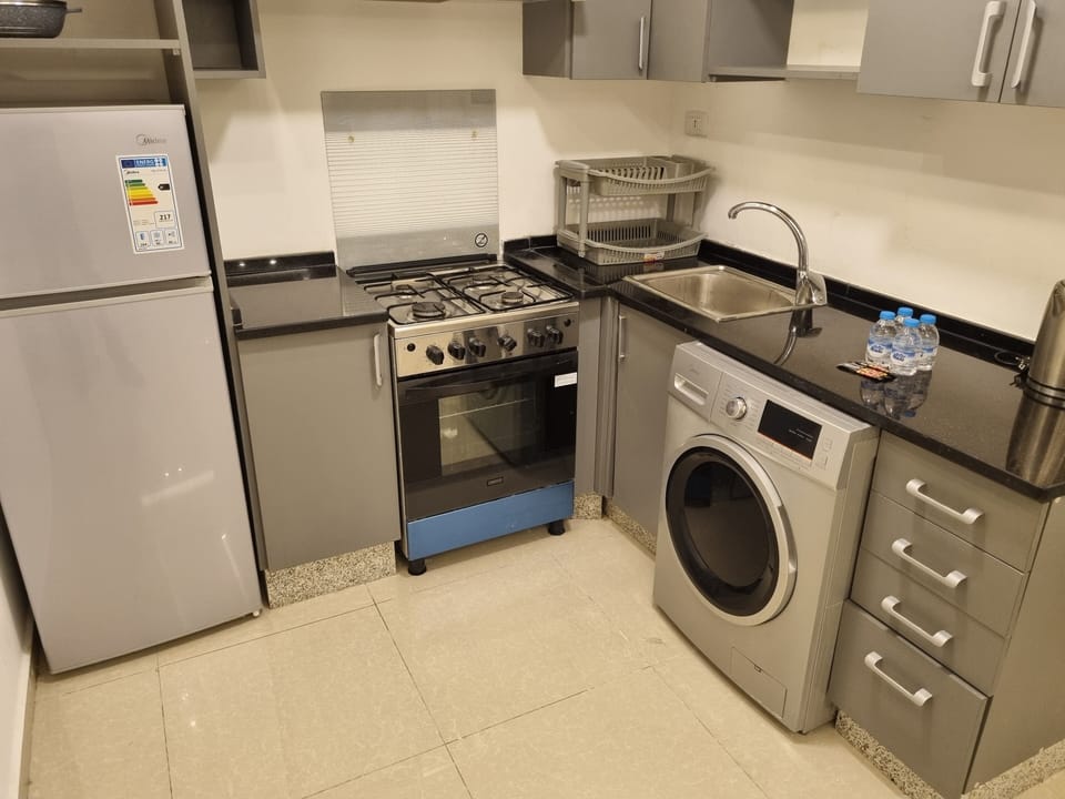 Apartment, 2 Bedrooms, Accessible, Smoking | Private kitchen