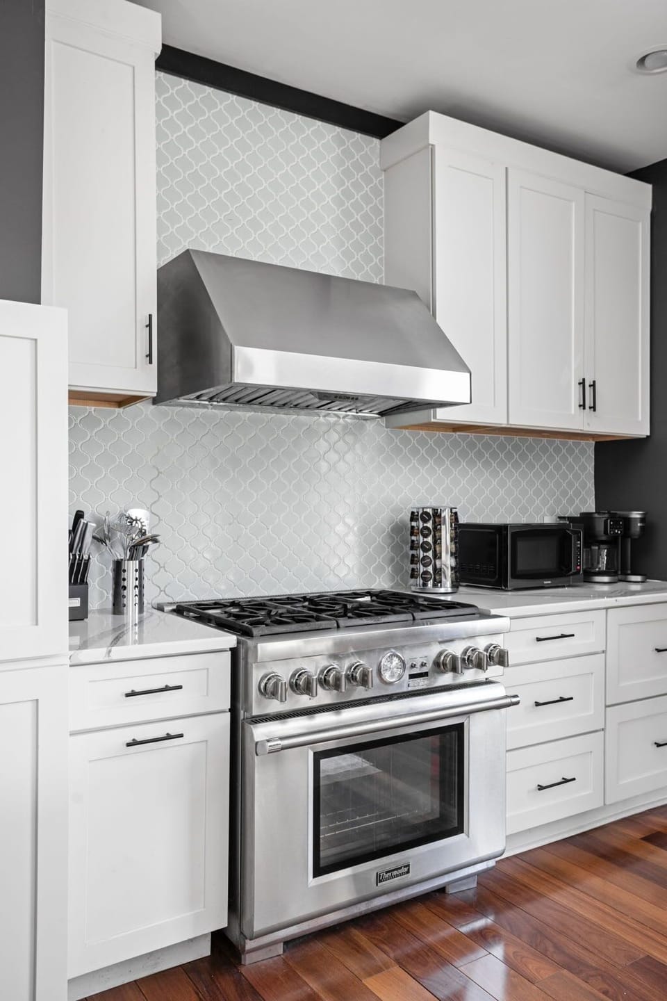 Chefs stove and oven to cook your dinner before heading out to Mass Ave. 