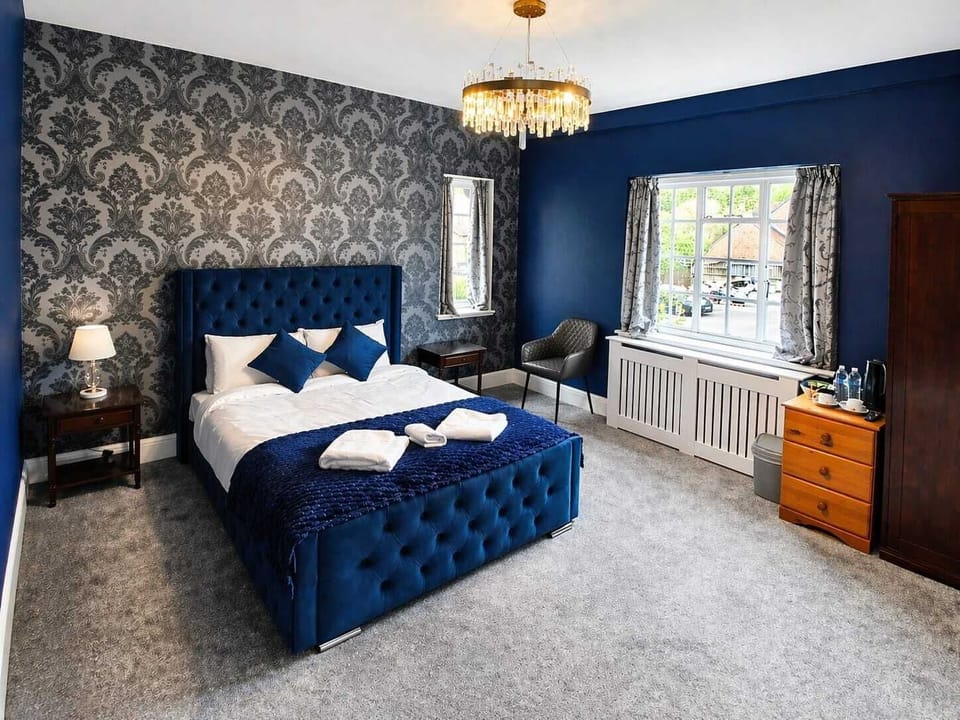 Comfort Double Room | Blackout drapes, soundproofing, iron/ironing board, free WiFi