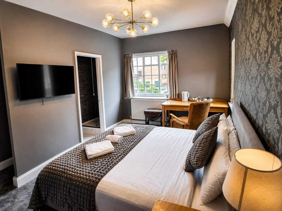 Comfort Double Room | Blackout drapes, soundproofing, iron/ironing board, free WiFi