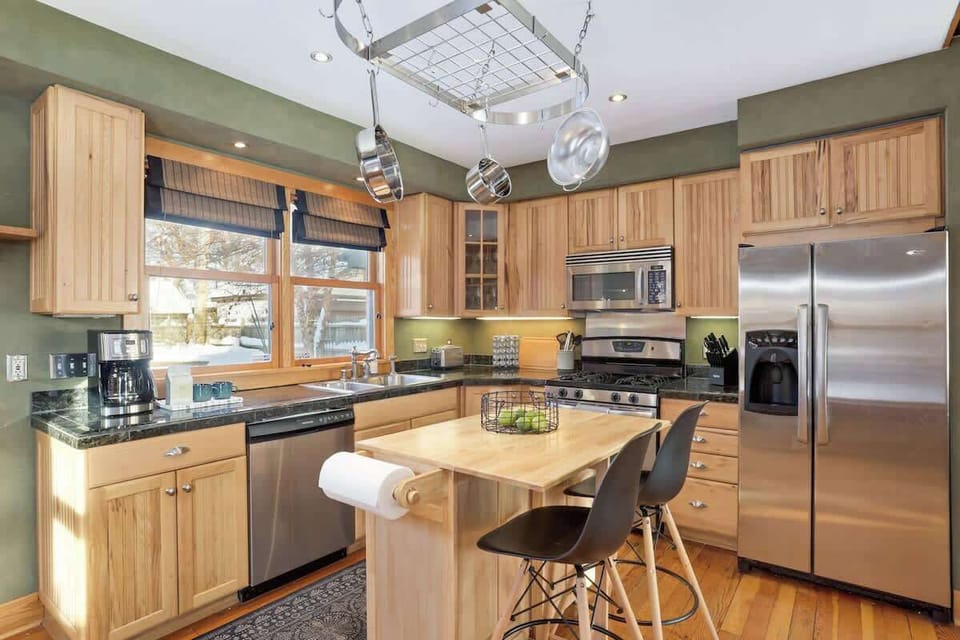 Full kitchen available to all our guests for making your own meals!