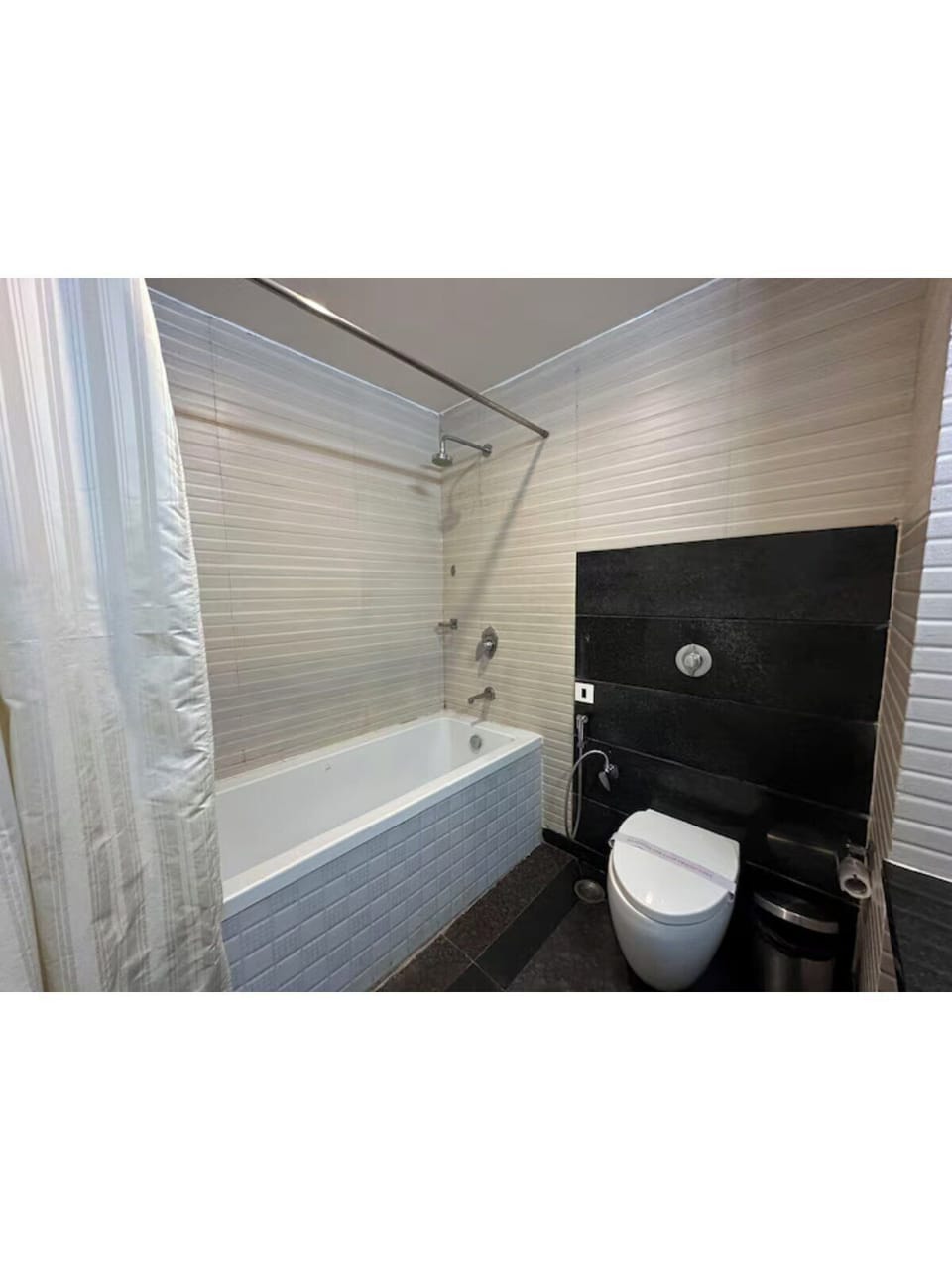 Club Room | Bathroom | Slippers