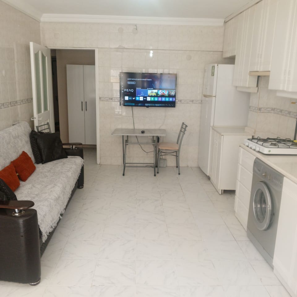 Standard Apartment | Desk, blackout drapes, WiFi (free), bed sheets