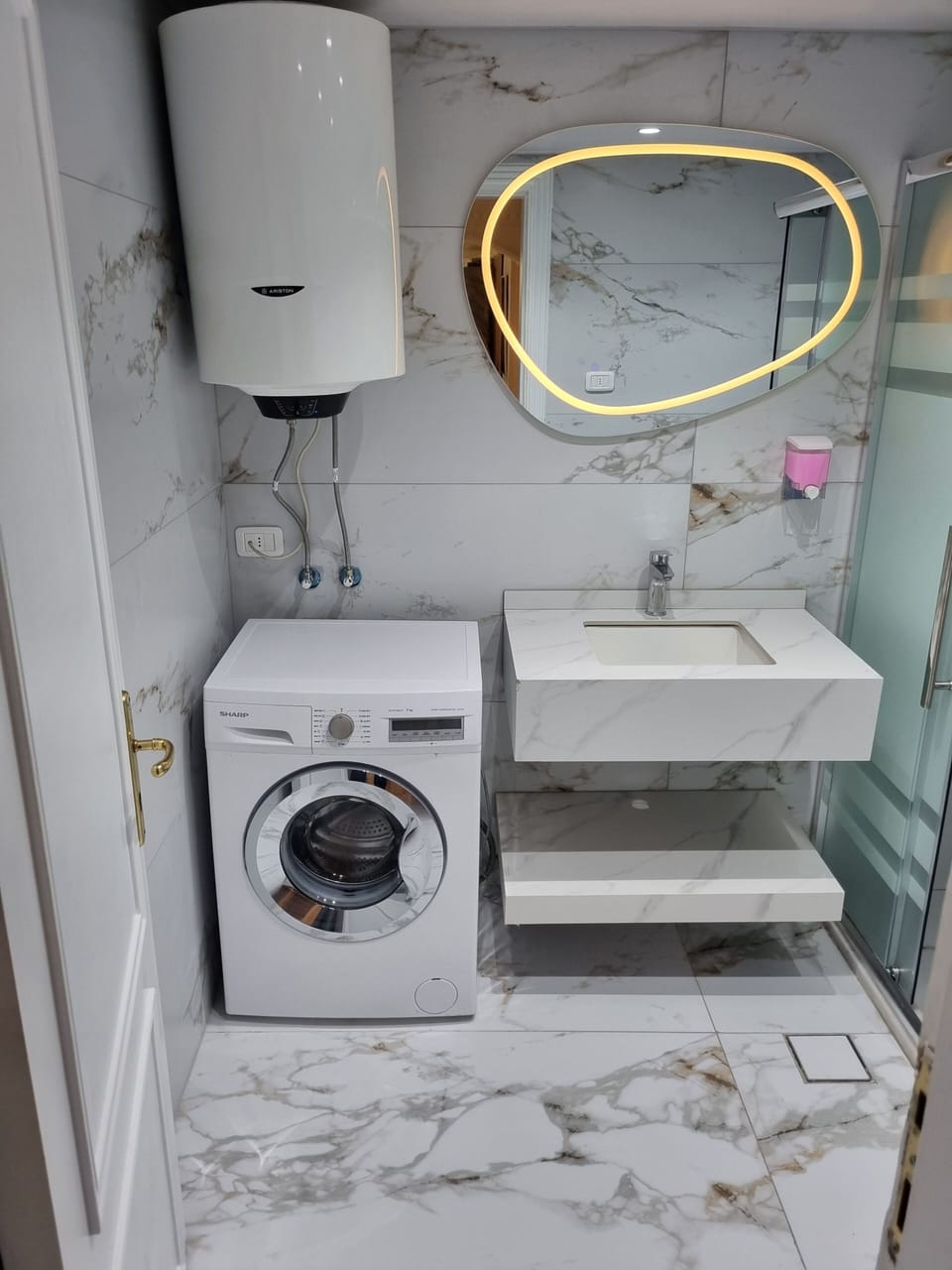 Charming Amman Apartment With Security and Modern Amenities Apartment in Africa