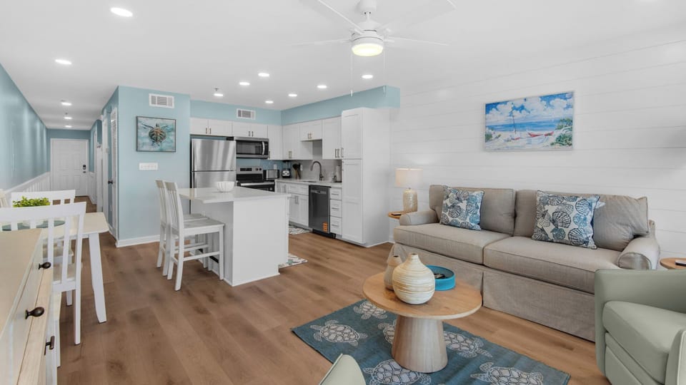 Crystal Sands 111B - Living area into kitchen