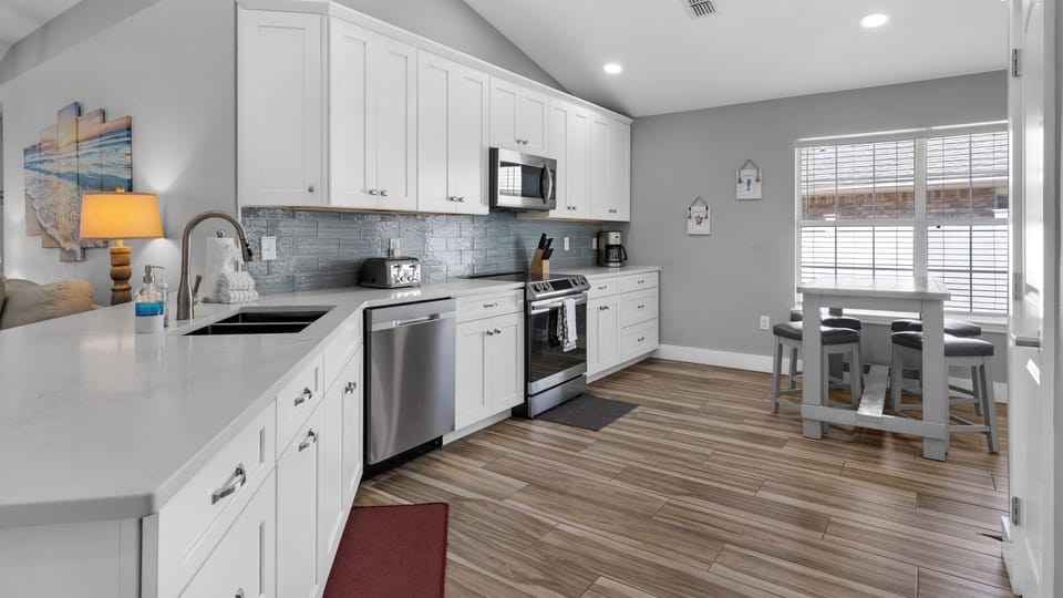 Sweet Retreat - Kitchen Area