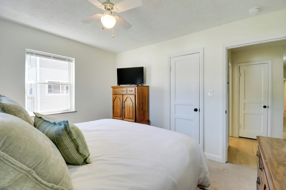 Walk to Ritter Park: Renovated Home Near Marshall! Cottage in Huntington