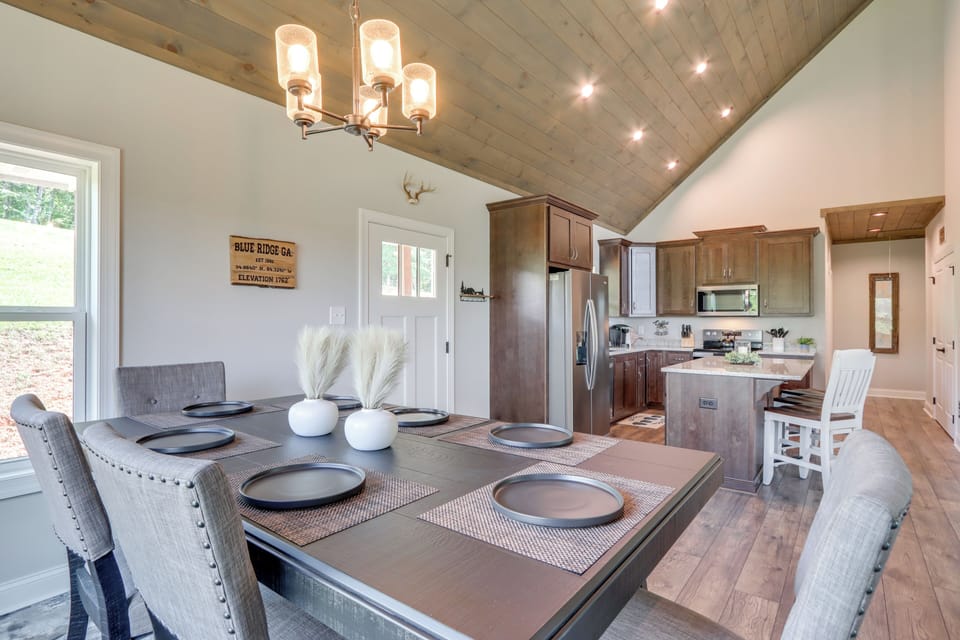 House (4 Bedrooms) | Interior