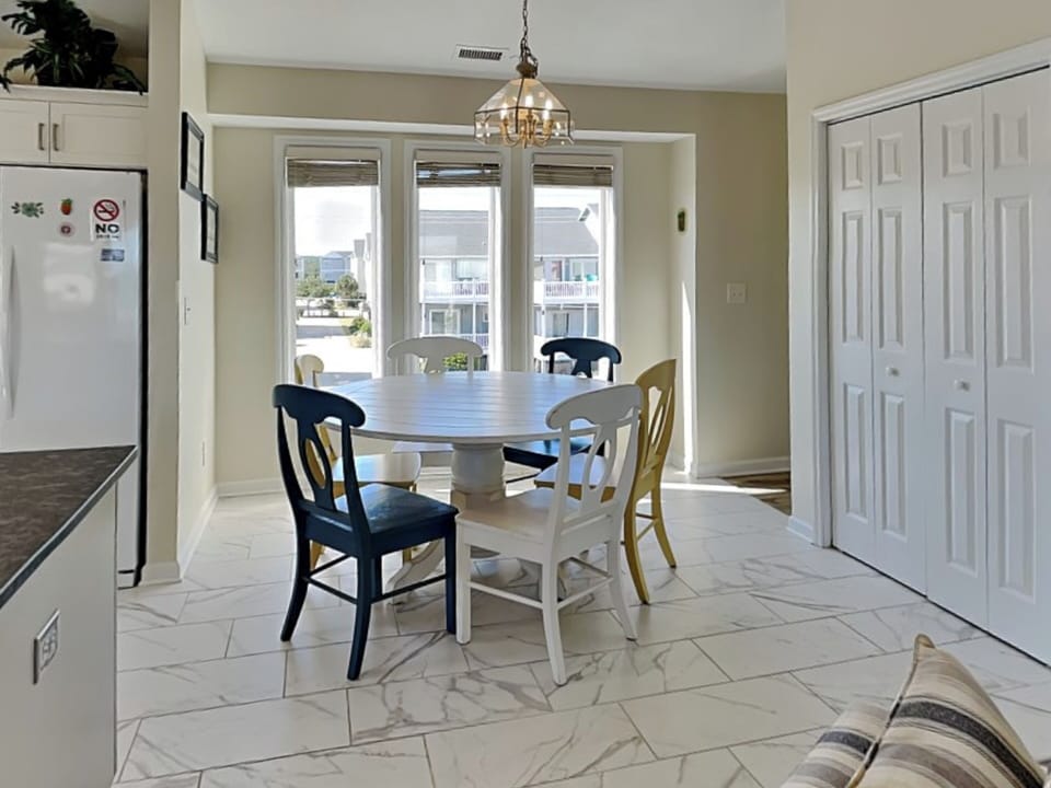 Dining Table - Seating for 6