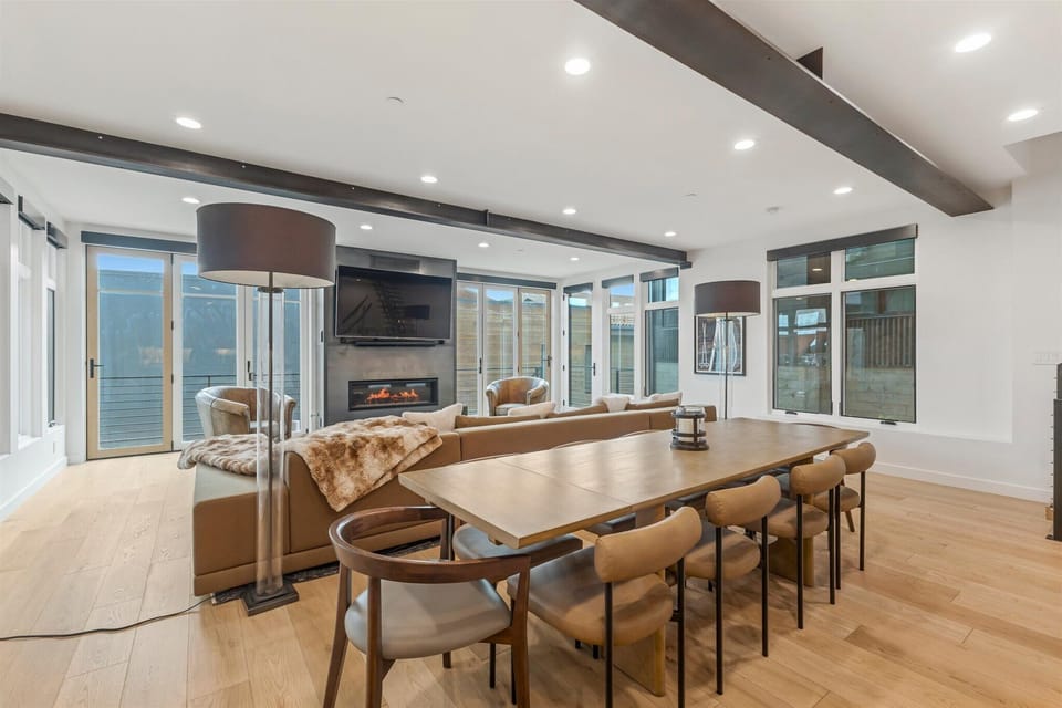 Dining Room - Summer