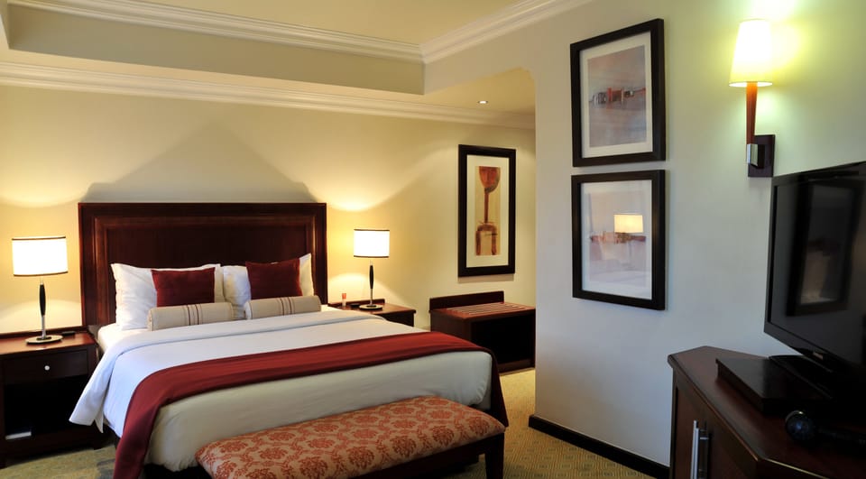 In-room safe, desk, iron/ironing board (on request), WiFi (free)