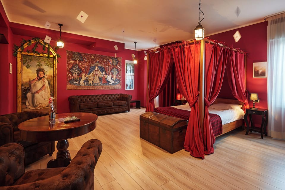 Deluxe Suite | Premium bedding, pillowtop beds, in-room safe, desk