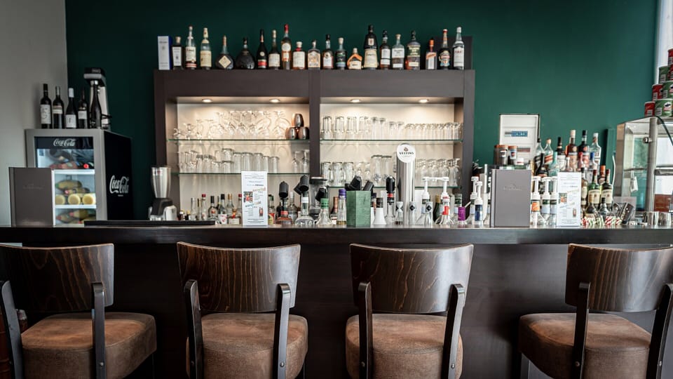 Apartment | Bar (on property)