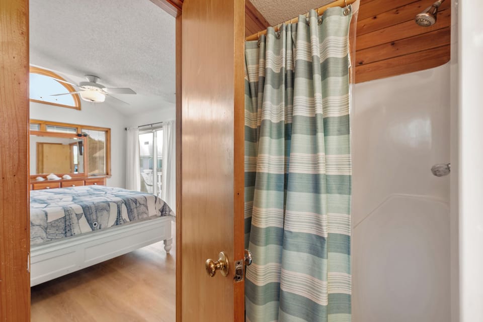 DU410: Family Tradition | Top Level Bedroom 6 Private Bath