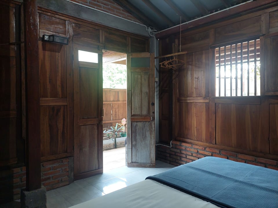 Single Room | Free WiFi, bed sheets