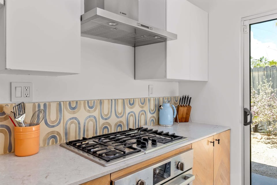 Gas stove and oven