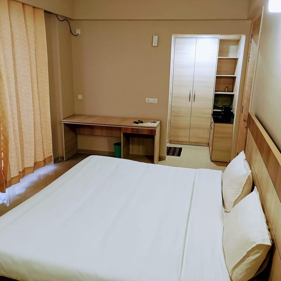 Deluxe Apartment, Balcony, Garden View | Free WiFi