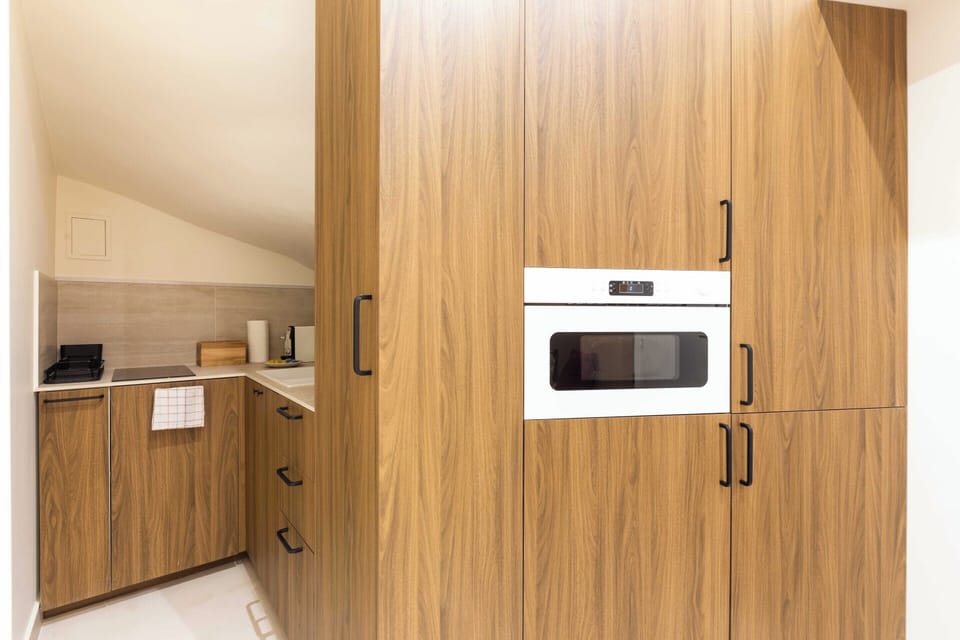 Apartment | Private kitchen | Fridge, stovetop, dishwasher, cookware/dishes/utensils