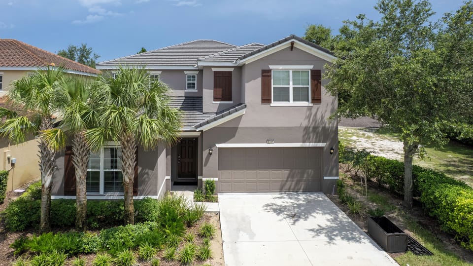 Stunning elegant home around the corner from the Clubhouse
