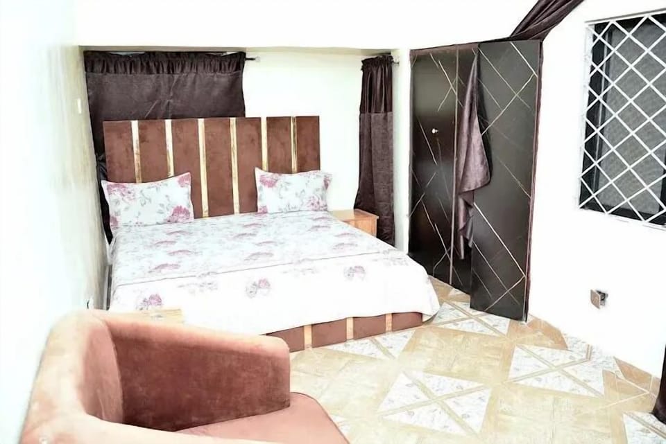 Deluxe Room, Balcony, City View | Desk, laptop workspace, blackout drapes, soundproofing