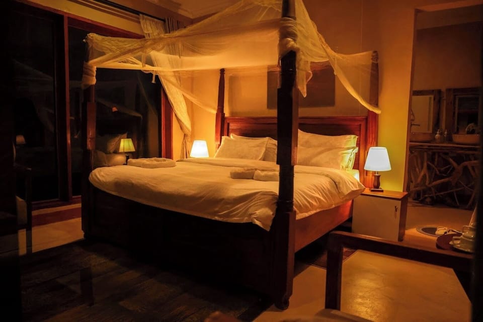 Premium bedding, in-room safe, free WiFi, bed sheets