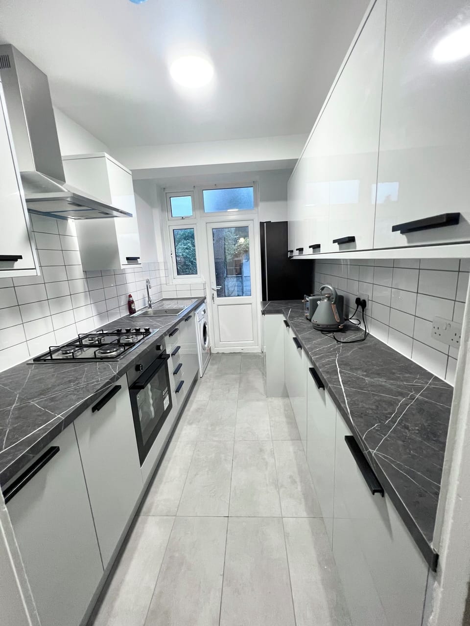 Seperate fully equipped kitchen with self catering facilities