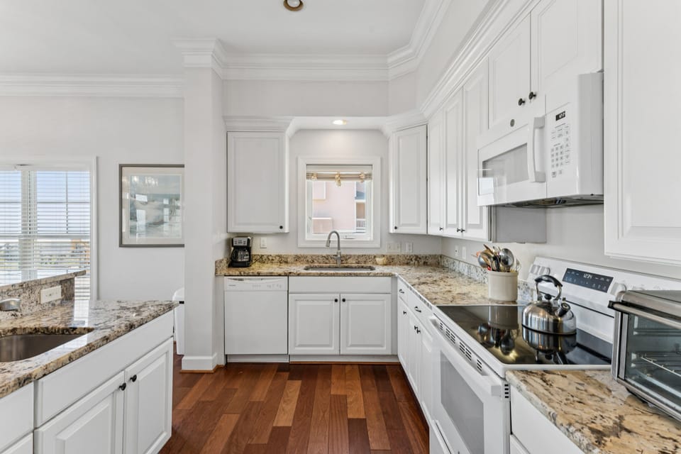 Large Chef's Kitchen
