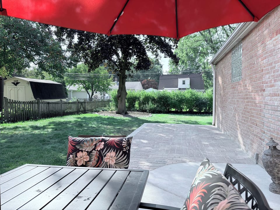 Outdoor dining