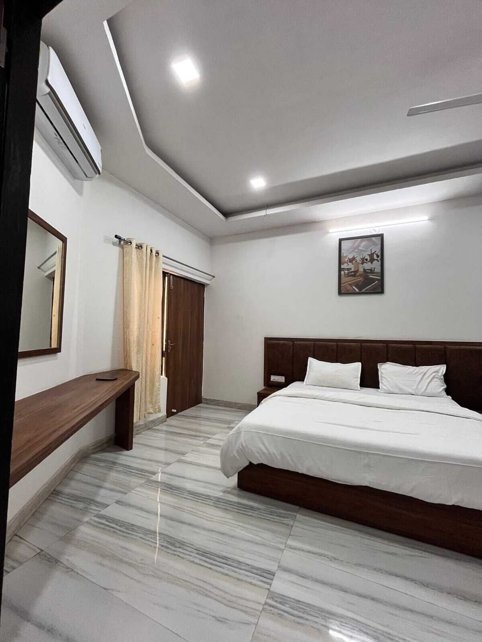 Deluxe Double Room | Egyptian cotton sheets, premium bedding, memory foam beds, in-room safe