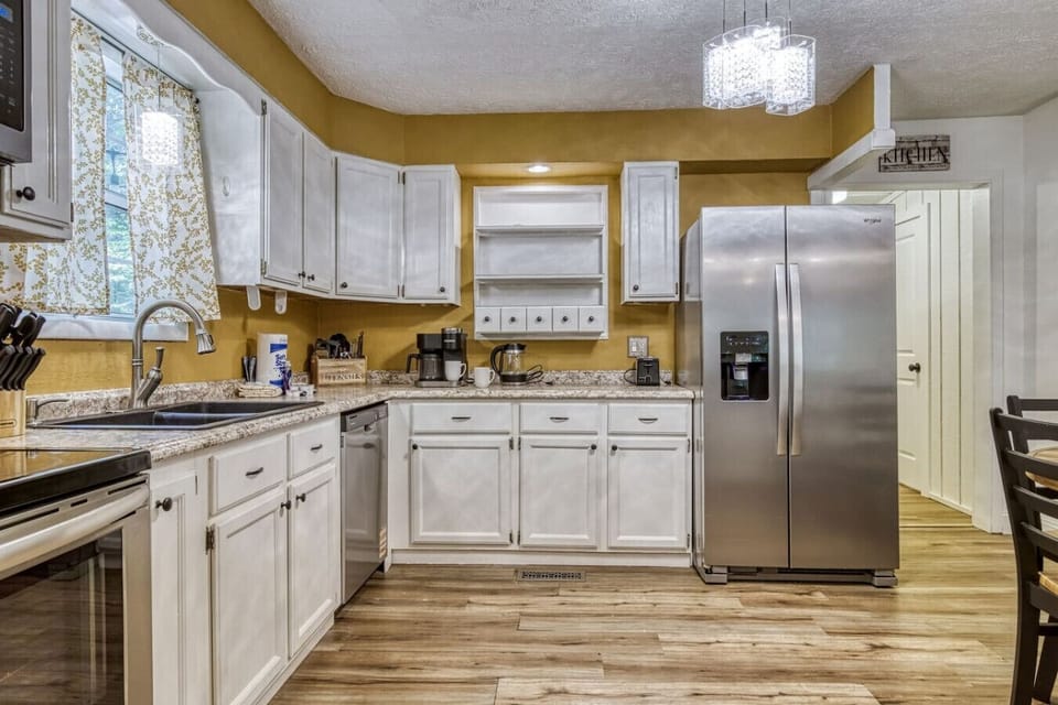 Fully Stocked Kitchen