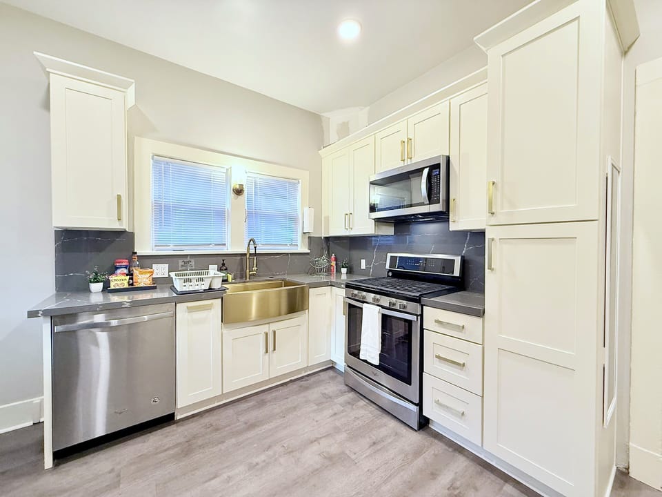 Full Kitchen