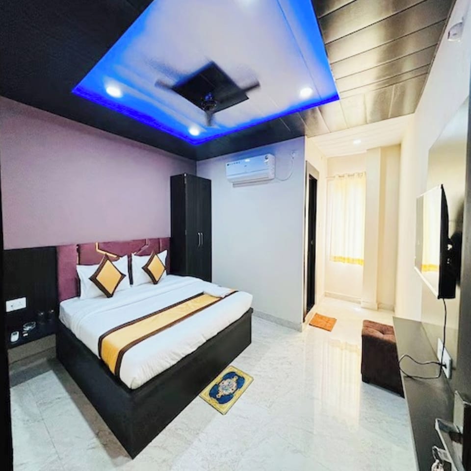 Deluxe Double Room, Air conditioning | Hypo-allergenic bedding, soundproofing, free WiFi