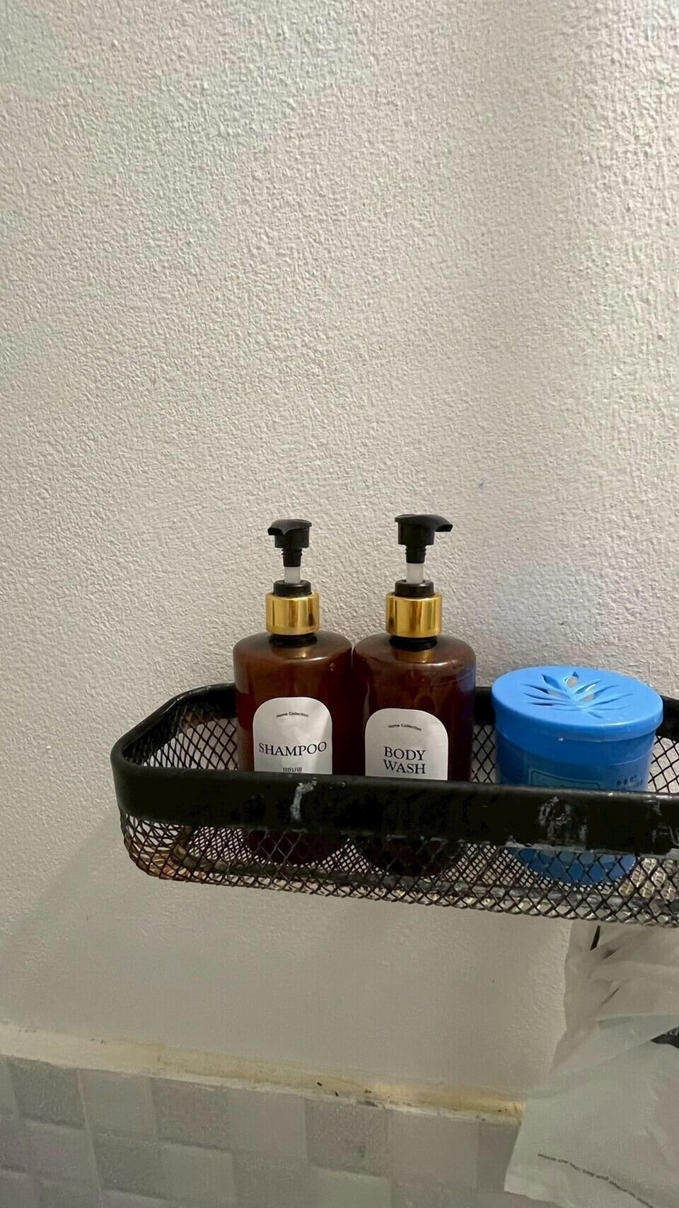 Superior Room, 1 King Bed, Non Smoking | Bathroom amenities | Soap, shampoo