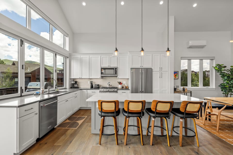 Large island with seating for 4