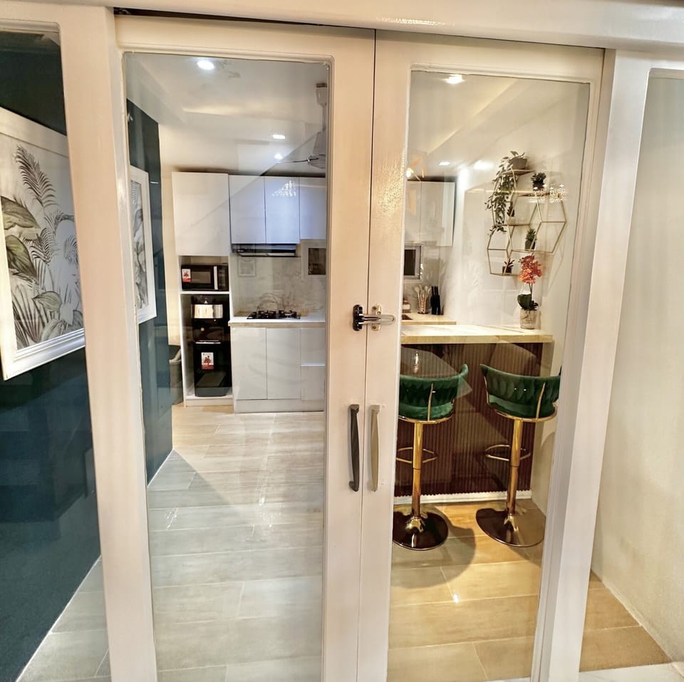 Signature Condo, 2 Bedrooms, City View | Private kitchen | Fridge, microwave, oven, stovetop