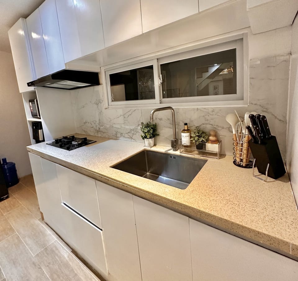 Signature Condo, 2 Bedrooms, City View | Private kitchen | Fridge, microwave, oven, stovetop