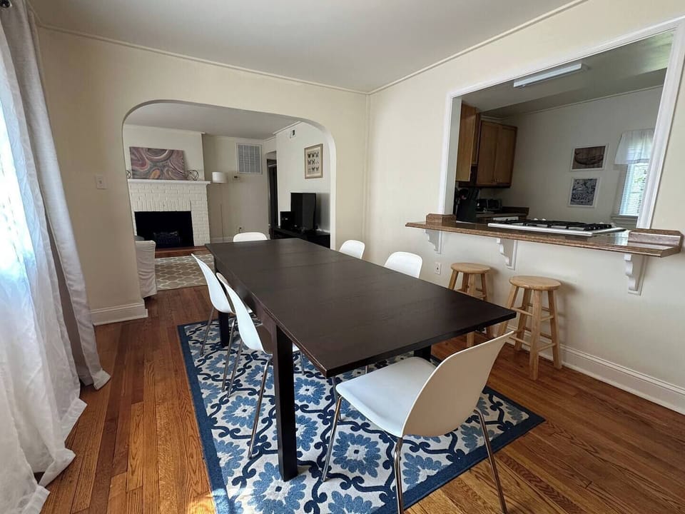 Long dining room perfect for family get togethers