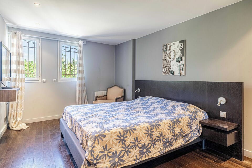 Villa | 8 bedrooms, laptop workspace, iron/ironing board, bed sheets
