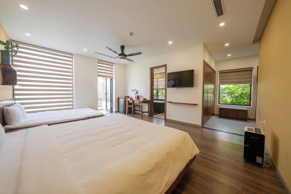 Family Double Room, City View | Desk, iron/ironing board, free WiFi, bed sheets