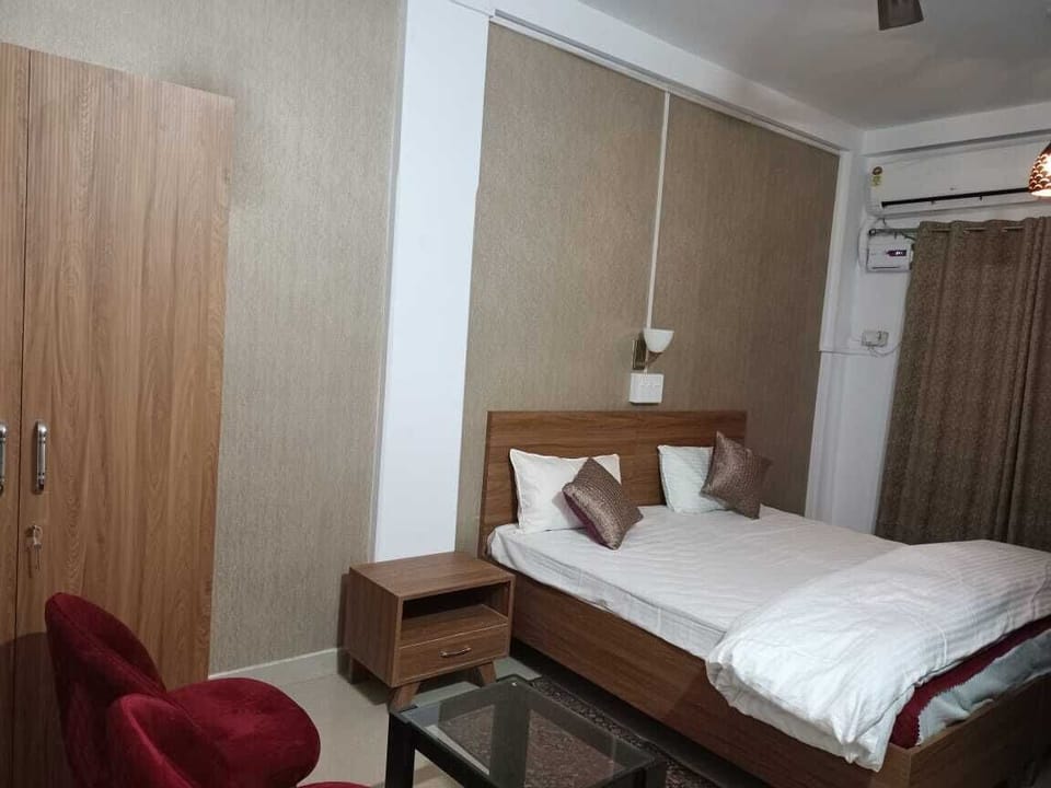 Deluxe Double Room, Balcony, City View | Laptop workspace, free WiFi