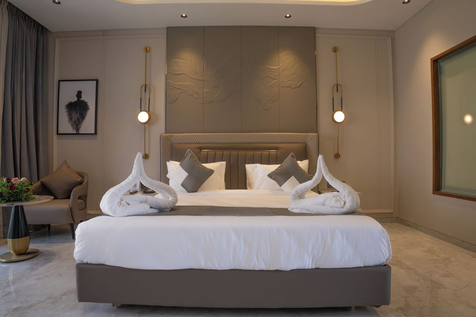 Rohini 01 Villa Garden View | Hypo-allergenic bedding, in-room safe, desk, laptop workspace
