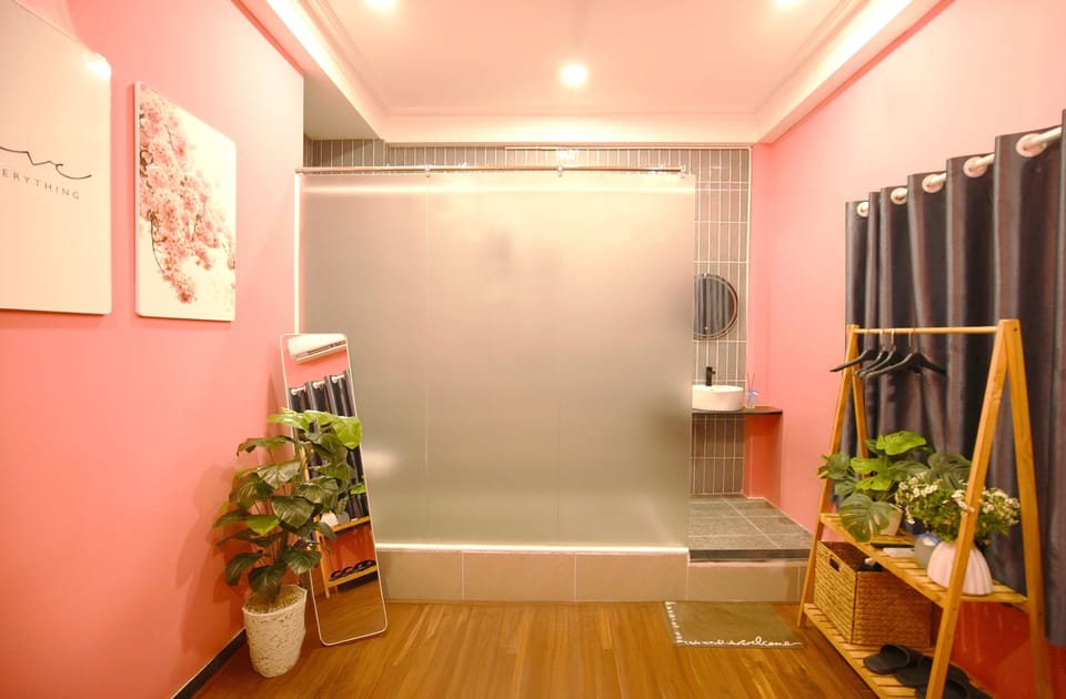Superior Room | Blackout drapes, free WiFi, bed sheets