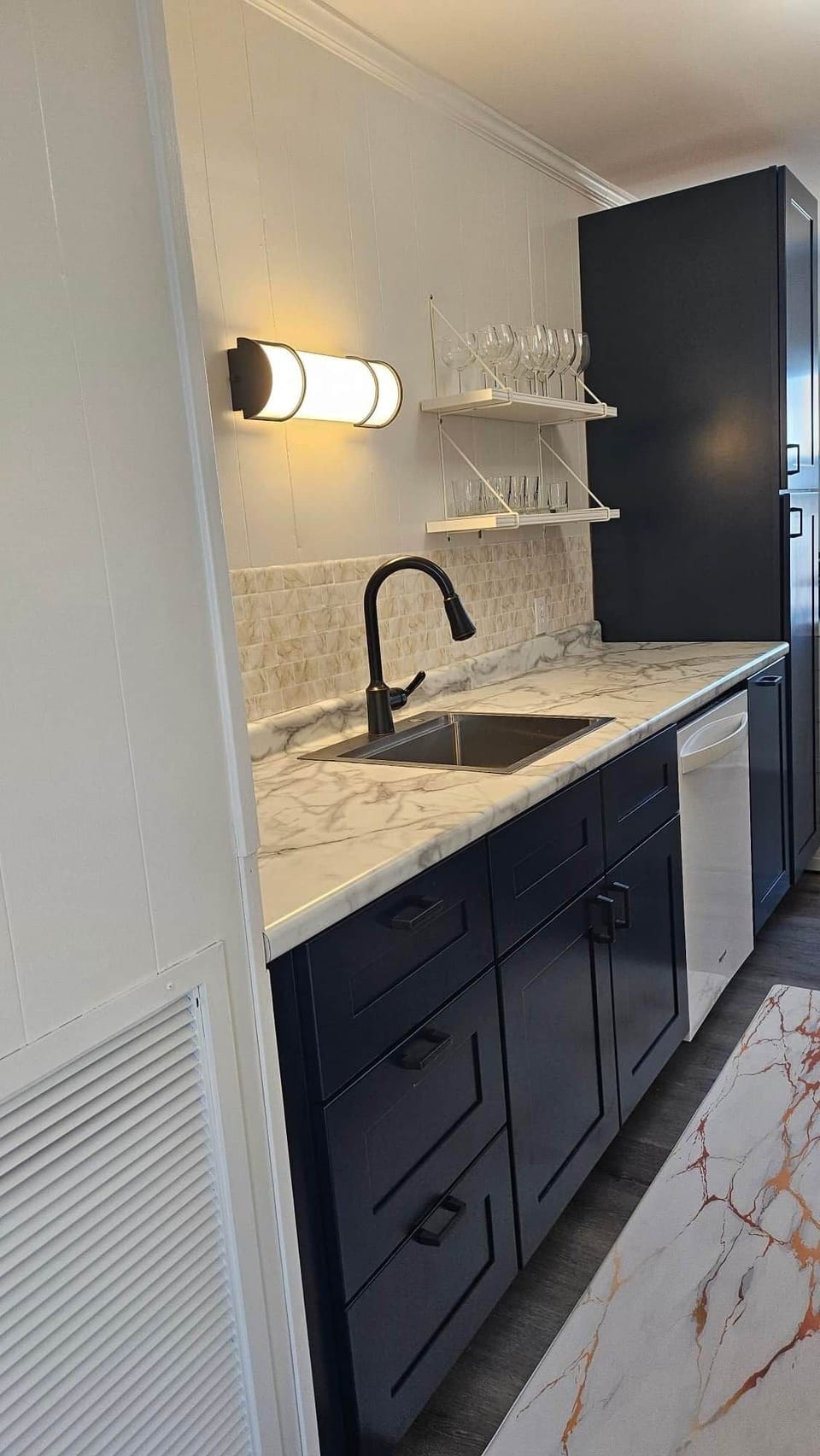 Kitchen Pic 1