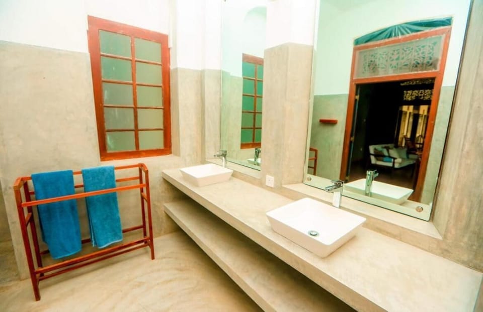 Part of the spacious Washroom no 1