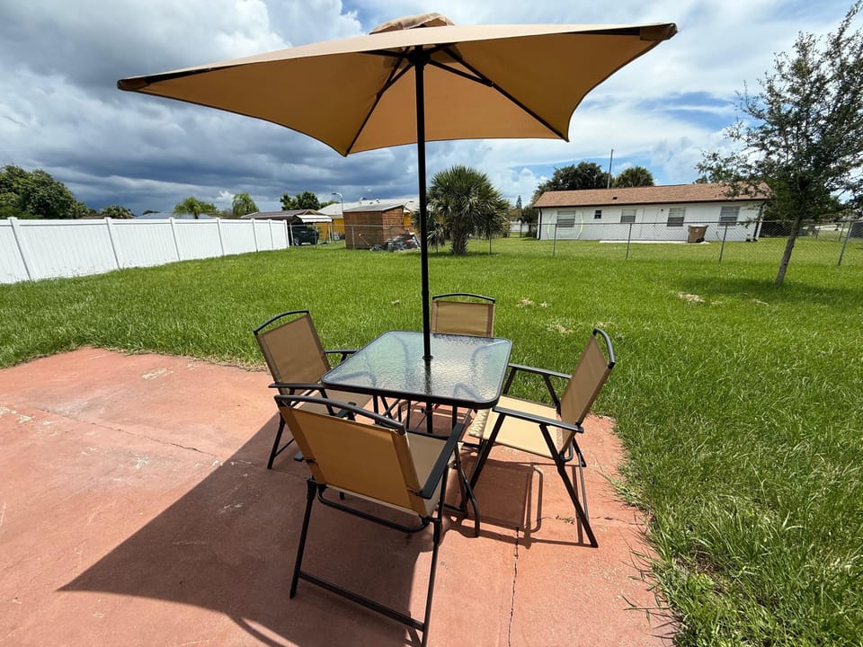 Outdoor dining