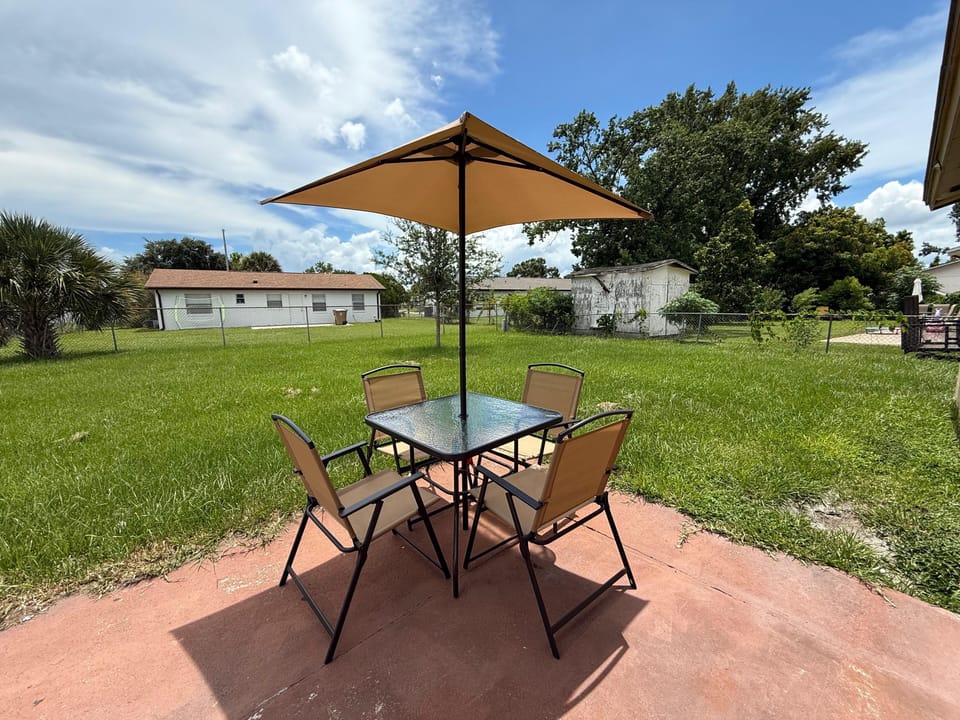 Outdoor dining