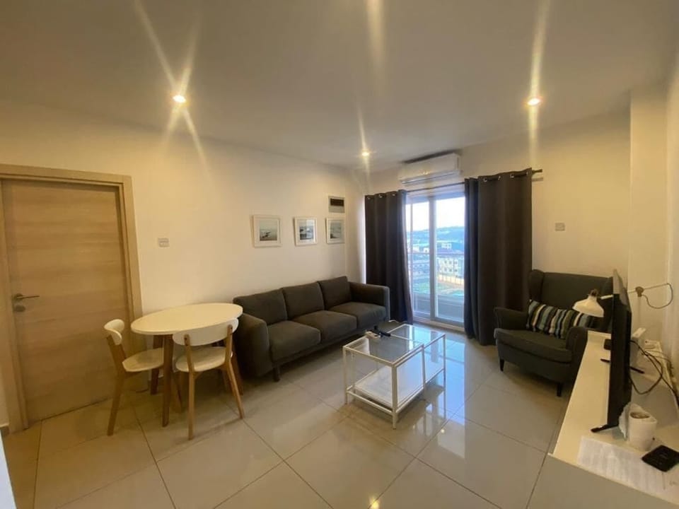 Luxury Apartment, City View | Living area