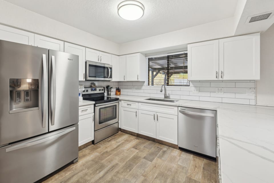 Full kitchen