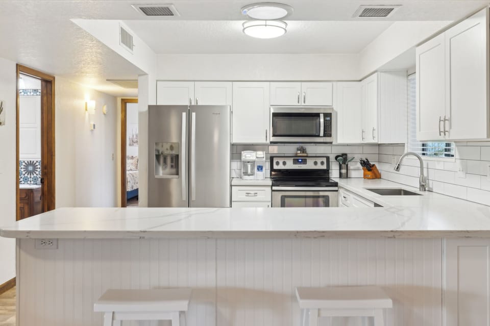Full kitchen